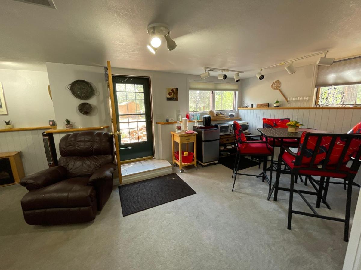 On The Divide Hotel Bailey Luaran gambar